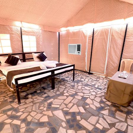Nova Patgar Tents Hotel ภุช ภายนอก รูปภาพ
