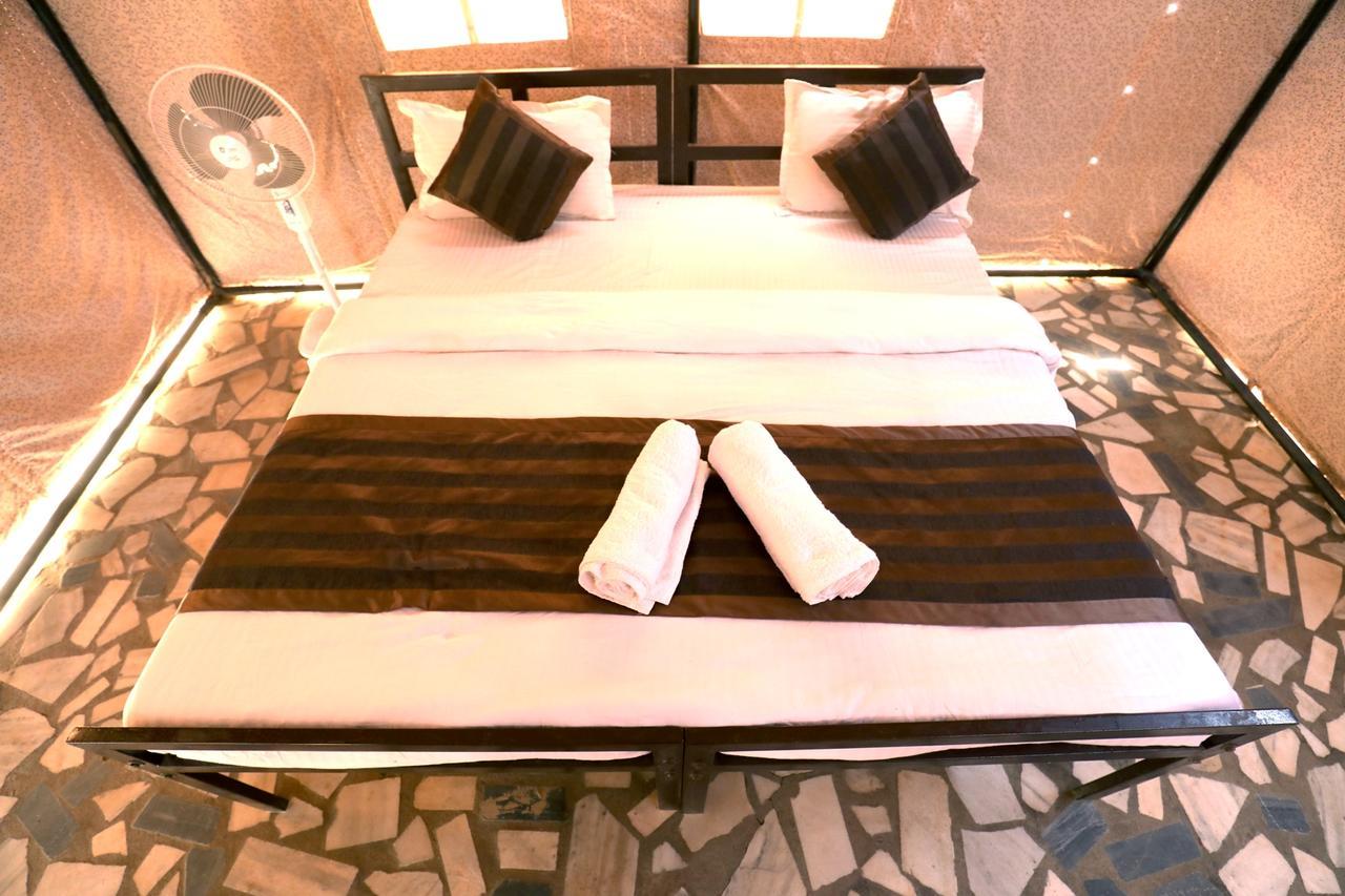 Nova Patgar Tents Hotel ภุช ภายนอก รูปภาพ