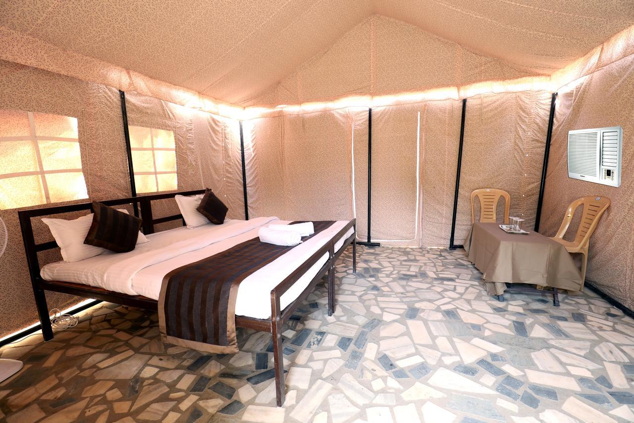 Nova Patgar Tents Hotel ภุช ภายนอก รูปภาพ